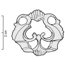 APH-4095 - Applique de harnaisbronzeApplique ajourée figurant deux tritons affrontés de part et d'autre de motifs en forme de coquillages; au revers, deux (ou trois) fixations en forme de rivets.
