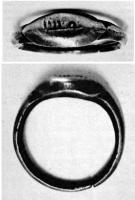 BAG-5094 - Bague islamique à chaton inscritargentBague à jonc plat, chaton ovale allongé, plat et gravé d'une inscription arabe.