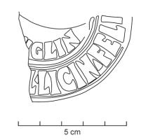 BRQ-4028 - Brique estampillée EX FIGLINIS TONNEIAN  AB L. LICINIO FELICEterre cuiteBrique estampillée EX FIGLINIS TONNEIAN  AB L. LICINIO FELICE, sur un cachet circulaire ou en forme de lunule.