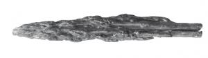 CNF-4048 - Canif : brin d'aspergefer, bronzeTPQ : 1 - TAQ : 250Canif dont le manche en alliage cuivreux a été moulé sur un brin d'asperge, un mets de choix à l'époque romaine. Une perforation à l'extrémité proximale du manche permettait l'articulation d'une lame et son rangement dans un logement creusé sur toute la longueur.