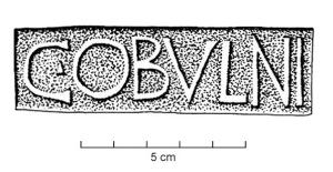 COV-4314 - Tuile estampillée C.OBVLNIterre cuiteTPQ : 1 - TAQ : 100Tuile estampillée C.OBVLNI, dans un cartouche rectangulaire.