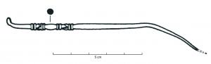 CRO-5007 - Cure-oreille à attache moulurée - gr. 2argentInstrument doté d'une tige lisse, effilée d'un côté et comportant à l'extrémité opposée une extrémité aplatie ou légèrement creuse, oblique par rapport à la tige. La caractéristique principale du groupe est son décor mouluré, présent de l'attache du cuilleron jusqu'à environ un tiers de l'instrument.