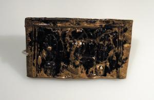 EPE-4054 - Entrée de fourreaubronze doréEntrée de fourreau en tôle de bronze avec décor figuré travaillé au repoussé. 