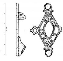 FIB-41177 - Fibule symétrique émailléebronzeTPQ : 100 - TAQ : 300Fibule au courps ajouré, constitué d'une bande émaillée en forme de mandorle; en haut et en bas, recouvrant la charnière et le porte-ardillon, disques émaillés; sur les côtés, anneaux latéraux avec ergots.