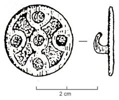 FIB-6022 - Fibule circulaire émaillée, Kreuzemailfibel type 3bronzeFibule circulaire à décor émaillé inscrit dans un cercle, subdivisé à l'aide de cloisons posées sur le verre encore malléable. Le motif forme une croix de malte aux extrémités légèrement évasées, les écoinçons étant réduits à des remplissages de forme soit semi-circulaire, soit légèrement effilée, avec une croix au centre; au revers, système d'articulation et porte-ardillon rapportés par brasure.