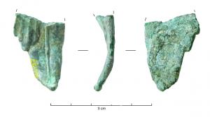 IND-3113 - Fragment de candélabre, meuble ou de statuette : aile ou feuillebronzeFragment d'une aile ou d'une feuille recourbée dont le revers semble avoir été laissé brut.