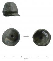 IND-4255 - IndéterminébronzeSommet tronconique d'un objet indéterminé, formant un bouton massif souligné par une cannelure ; cupule de tournage.