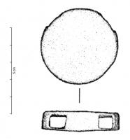 JHA-4019 - Jonction de harnaisbronzeApplique circulaire, percée dans l'épaisseur de 4 ouvertures correspondant à un croisement de sangles en cuir. Parfois un décor de cercles concentriques sur la face externe.