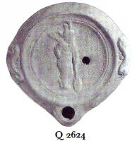 LMP-41144 - Lampe Loeschcke VIII Eros terre cuiteTPQ : 100 - TAQ : 200Lampe ronde à bec rond et ailerons latéraux. Médaillon orné d'un Eros tenant un javelot.