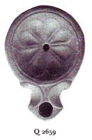 LMP-41169 - Lampe Loeschcke I : Rosetteterre cuiteLampe ronde à bec à volutes avec terminaison à enclume. Médaillon décoré d'une rosette à 8 pétales.