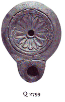 LMP-41239 - Lampe Loeschcke VIII Rosette [[AMMONIO]]Yterre cuiteLampe à large bec rond délimité par un trait horizontal. Médaillon orné d'une rosette. Marque [[AMMONIO]]Y en lettres grecques imprimées sur la base.
