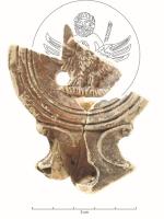 LMP-42711 - Lampe Loeschcke I: Jupiter et aigleterre cuiteTPQ : 70 - TAQ : 100Lampe moulée, sans anse. Réservoir circulaire de profil convexe. Bandeau étroit plat. Disque en profonde cuvette, limité par trois sillons concentrique, décoré d'un médaillon orné de Jupiter derrière l'aigle aux pattes posées sur le foudre.