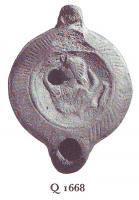 LMP-4790 - Lampe Loeschcke VIII Buste de Lunaterre cuiteLampe ronde à petit bec rond. Médaillon décoré d'un buste de Luna avec croissant.