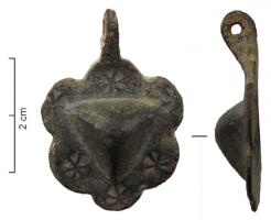 PDH-9019 - Annelet volantbronzePendant en forme de fleuron à 6 pétales, marqués chacun d'une rosette estampée, suspension sommitale ; au centre, bosse pyramidale.