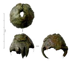 PDQ-2055 - Pendant-cage bronzeTPQ : -750 - TAQ : -500Pendant coulé en forme de cage à ouvertures effilées sur le plus grand diamètre.