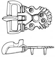 PLB-5134 - Plaque-boucle articuléebronzeTPQ : 550 - TAQ : 600Plaque-boucle articulée, à boucle rectangulaire encochée pour le repos d'ardillon ; la plaque articulée par deux charnons coulés est de forme oblongue à bords festonnés, avec un décor de cercles oculés et d'encoches sur l'extrémité ; au revers, bélières coulées pour la fixation sur la ceinture.