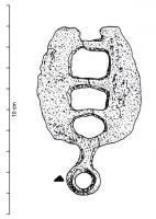 RSR-1016 - Rasoir à double tranchant : type Mailhac IIbronzeRasoir à double tranchant de forme ovale ou subrectangulaire ; deux ou trois ajours subrectangulaires superposés et évidement distal subrectangulaire ou demi-circulaire. Le manche est composé d'une tige subrectangulaire très courte, terminée par un anneau.