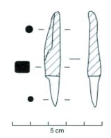 ALN-3005 - Alêne à soieferTPQ : -150 - TAQ : -30Outil à soie d'abord circulaire puis s'élargit en devenant quadrangulaire, séparée par n léger décrochement de la partie travaillante se terminant en pointe.