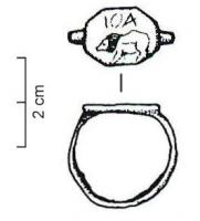 BAG-5026 - BaguebronzeBague à jonc mince, chaton ovale plat et disposé perpendiculairement au jonc, parfois entre deux paires d'ergots; gravé en creux d'un motif figuré, souvent accompagné d'une légende.