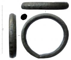 BRC-2078 - Bracelet de cheville ouvertbronzeBracelet de section ovalaire ou circulaire, jonc massif ; extrémités ouvertes mais reserrées l'une contre l'autre.