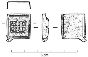 BTS-4173 - Boîte à sceau rectangulairebronzeTPQ : 1 - TAQ : 100Boîte à sceau rectangulaire dont le couvercle est orné d'un motif quadrangulaire de type géométrique (4 champs barrés d'une croix).