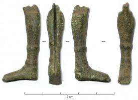 CNF-4036 - Canif : jambe humainebronze, ferTPQ : 1 - TAQ : 300Canif au manche en forme de jambe humaine, le pied apparemment chaussé d'une bottine indiquée par un bourrelet au bas du mollet.