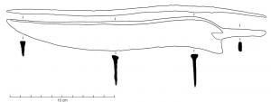 CTO-1017 - Couteau à soiebronzeCouteau à soie, à dos sinusoïdal et soie de section aplatie, nettement séparée de la lame.