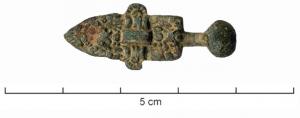 DMC-9003 - Agrafe de demi-ceintbronzeAgrafes mâle et femelle, à plaque allongée dont le décort évoque une broderie avec un passant trasversal.