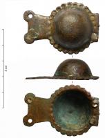 DMC-9005 - Demi-ceintbronzePartie de demi-ceint constitué d'une bossette creuse, à bord orné de perles, prolongé d'un côté au moins par une plaque trapézoïdale, perforée aux angles.
