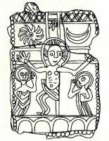 ESP-7006 - Enseigne de pèlerinageplombEnseigne rectangulaire : le Christ sur la Croix entre les pleureuses, soleil et croissant de lune dans le champ supérieur ; rangée d'oves en-dessous.
