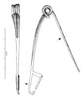 FIB-3047 - Fibule de Nauheim 5a33bronzeRessort à 4 spires et corde interne ; arc plat, triangulaire et tendu ; porte-ardillon trapézoïdal ajouré; arc orné d'une échelle médiane bordée de deux filets latéraux.