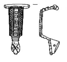 FIB-41432 - Fibule émailléebronzeArc en forme de plaque rectangulaire (parfois avec une série de petits ergots sur les côtés), avec une rangée de logettes émaillées rectangulaires au centre, encadrée de deux lignes ondées ou guillochées. Pied se terminant en une tête de reptile.