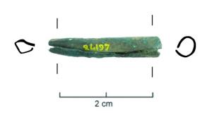 IND-4088 - Objet à identifier : tubebronzeTube cylindrique formé à partir d'une tôle de bronze rectangulaire enroulée sur elle-même.