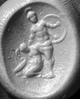 INT-4058 - Intaille : Achille et AjaxverreTPQ : -30 - TAQ : 1Scène homérique avec les deux guerriers Achille et Ajax : le premier, cuirassé et casqué, tenant encore son bouclier, relève Ajax agenouillé et mourant.