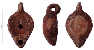 LMP-42736 - Lampe Loeschcke VI inornéeterre cuiteLampe ronde dite veilleuse à petit bec en ogive à volutes en bouton. Médaillon inorné.