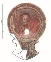 LMP-42742 - Lampe L. I : Buste de Luna sur un croissant lunaireterre cuiteLampe moulée, sans anse, avec large bec à volutes et grand médaillon rond décoré d'un buste de Luna sur un croissant lunaire, de face. ; présence d'un trou d'évent sur le bec.