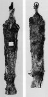 LTN-4012 - Lanterne de type IIF (montants figurés)bronzeLanterne dont les pieds affectent la forme d'une figurine d'Andromède avec la peau de lion, le tout posé sur un pied ornemental à patte de fauve.