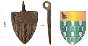 PDH-7106 - Pendant armorié : Châtillon, seigneurs de MontchâlonsbronzePendant en forme d'écu, de sinople à 3 pals de vair, au chef d'or chargé d'une merlette de sable à dextre.
