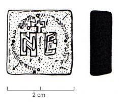 PDM-5019 - Poids quadrangulaire : N E (5 nomismata)bronzePoids parallélépipédique, marqué sur une face d'une inscription en traits simples ou doubles, parfois surmontée d'une croix : N E (nomismata 5).