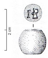 PDS-4502 - Poids sphérique (section) : 1 semunciabronzePoids en pierre dure, en section de sphère plus ou moins aplatie; marqué I • B (pour 1/2 once, ou semuncia).