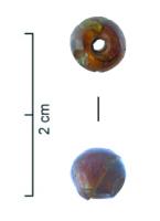 PRL-3620 - Perle sphérique massive en ambreambrePetite perle sphérique massive (D. section < D. perforation) en ambre, d'un module de l'ordre de 5 mm.