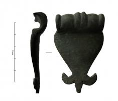 SIT-4057 - SitulebronzeSitule dont les attaches d'anse sont en forme de feuille à fleuron comportant un bourrelet horizontal épousant le bord du vase.