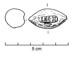 BAL-3038 - Balle de fronde : LEG•XplombBalle de fronde avec estampille en relief dans un cartouche : LEG[io] . X.