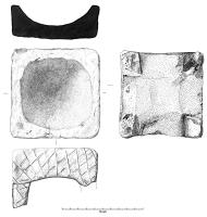 BEN-4009 - Brûle parfum ou brûle encensterre cuiteRéceptacle de forme carrée muni d'une dépression centrale et doté de quatre pieds. 