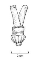 BOF-4016 - Bouterolle de fourreau de glaive de type MainzbronzeTPQ : -30 - TAQ : 50Extrémité de bouterolle de fourreau. Ce type se rapporte à des boutons de forme hémisphérique à excroissance terminale et à décor godronné. Ils se prolongent d'une gaine pourvue d'une ou plusieurs moulures. Les gouttières de la bouterolles sont parfois préservées.