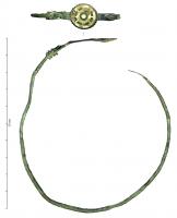 BRC-4016 - Bracelet émaillébronzeBracelet composé de disques émaillés dont le décor rayonnant (triangles juxtaposés) s'organise autour d'une couronne d'émail pointée : profil plat ou à peine galbé, avec deux appendices plats de chaque côté. Bracelet apparemment constitué d'un jonc filiforme en fer, qui se rattache aux extrémités de l'élément émaillé.
