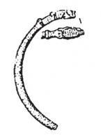 BRC-4117 - Bracelet ouvert à têtes de serpentsbronzeTPQ : 300 - TAQ : 500Bracelet ouvert, à jonc épais et étroit ; les extrémités ont été façonnées en forme de têtes animales, de style schématique mais élaboré.