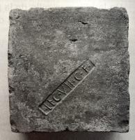 BRQ-4063 - Brique estampillée LEG VII (etc.)terre cuiteBrique estampillée LEG VII (etc.)