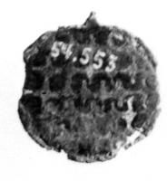 BTS-4123 - Boîte à sceau circulairebronzeTPQ : 50 - TAQ : 100Boîte à sceau circulaire, à décor niellé : semis couvrant de vaguelettes horizontales.