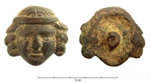 CLD-4026 - Clou décoratif : tête de jeune hommebronzeClou décoratif en bronze, représentant une tête juvénile dont la coiffure encadre le visage en mèches souples, retenues par un bandeau.